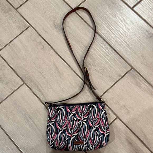 Fossil Pink and Black Leaf Pattern Crossbody Bag - Picture 2 of 6